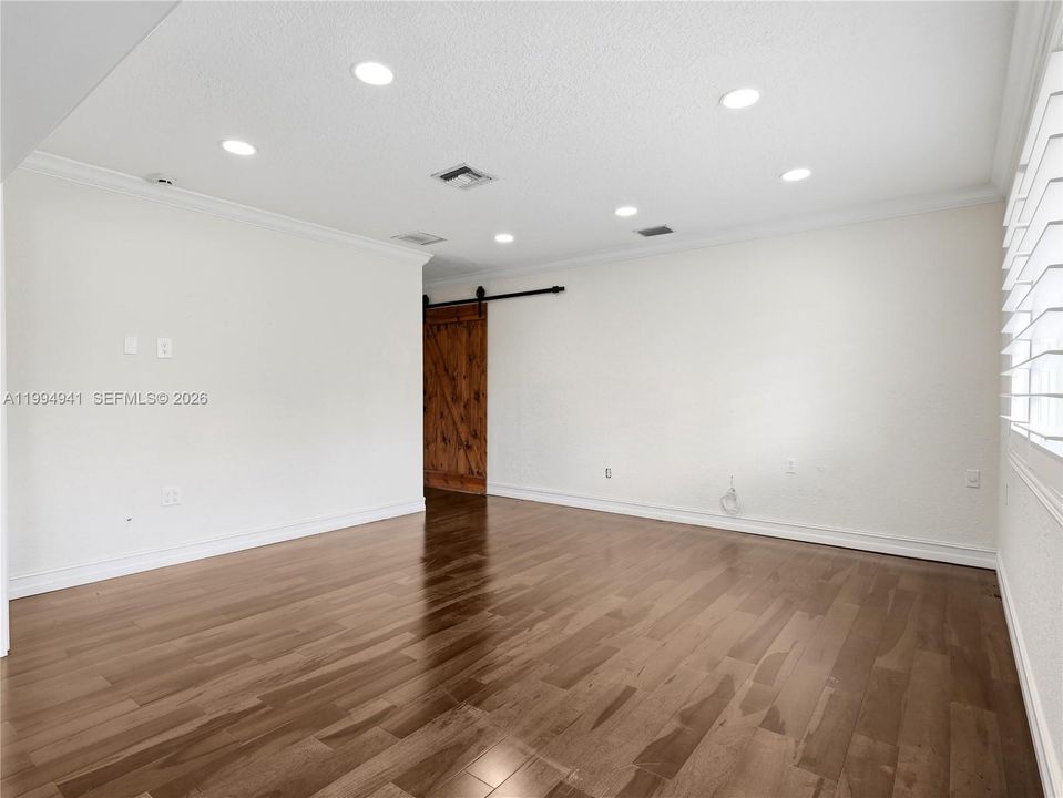 Activo con contrato: $2,000,000 (5 camas, 4 baños, 2458 Pies cuadrados)