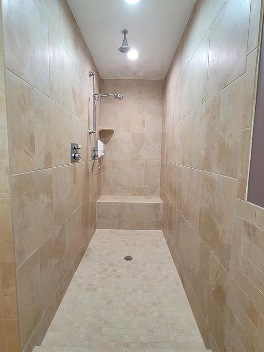 MASTER SHOWER
