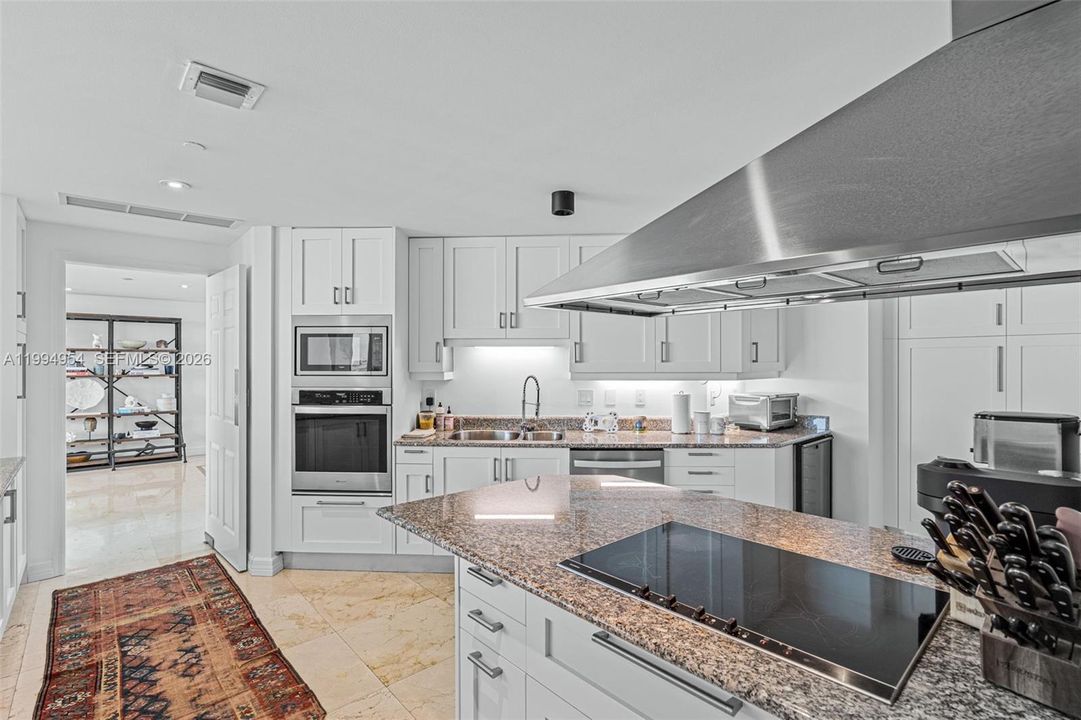 В аренду: $22,500 (4 спален, 5 ванн, 4030 Квадратных фут)