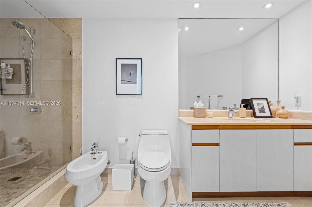 В аренду: $22,500 (4 спален, 5 ванн, 4030 Квадратных фут)