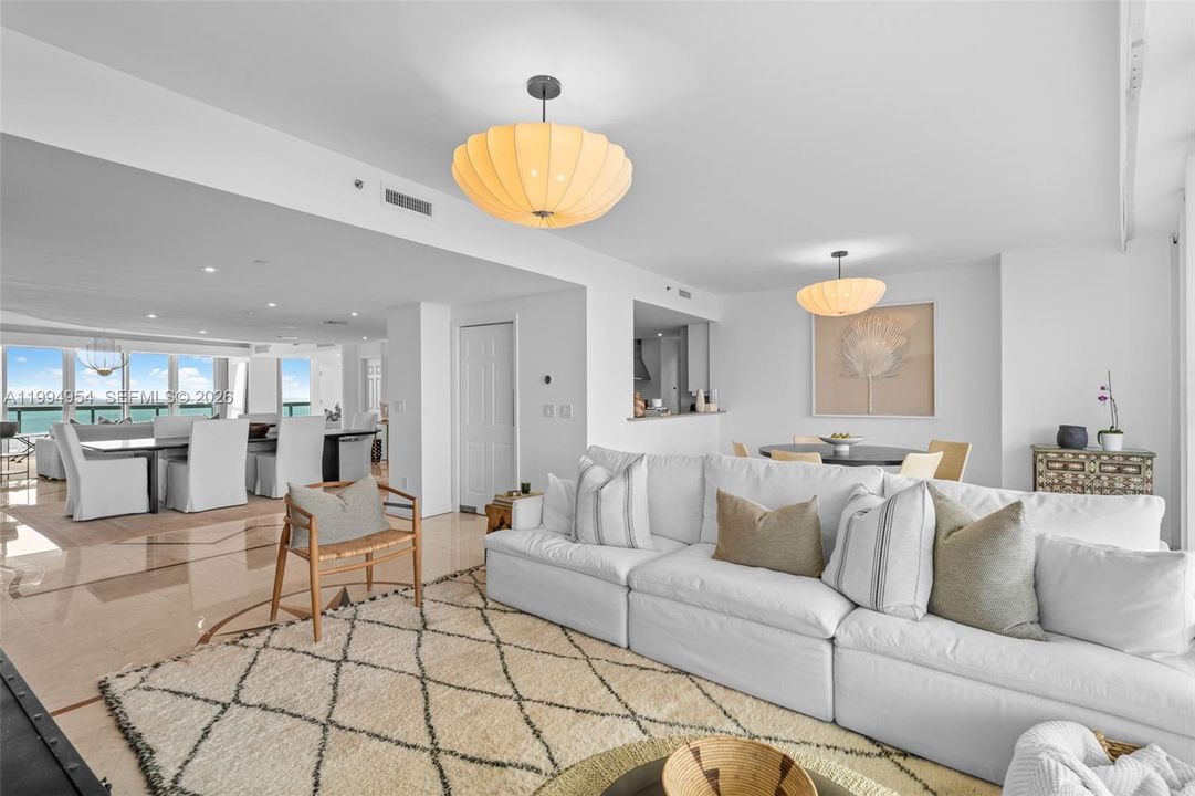 В аренду: $22,500 (4 спален, 5 ванн, 4030 Квадратных фут)