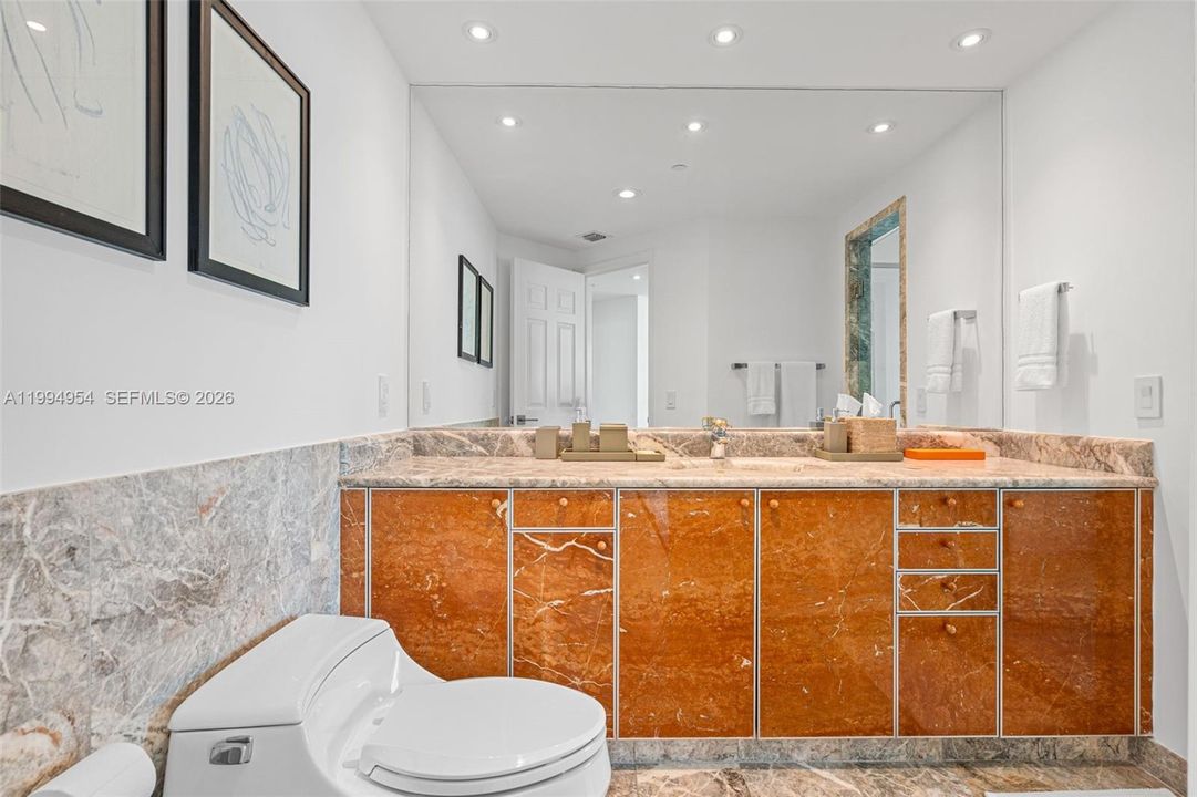 В аренду: $22,500 (4 спален, 5 ванн, 4030 Квадратных фут)