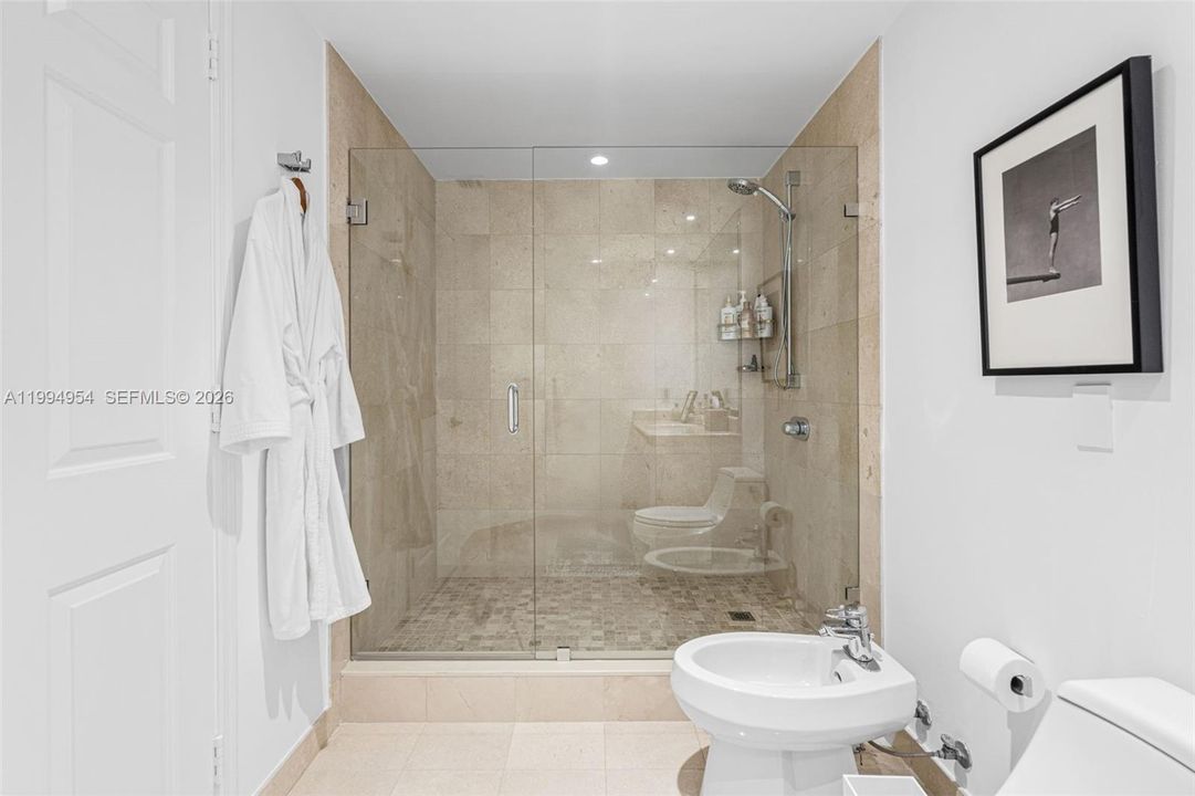 В аренду: $22,500 (4 спален, 5 ванн, 4030 Квадратных фут)