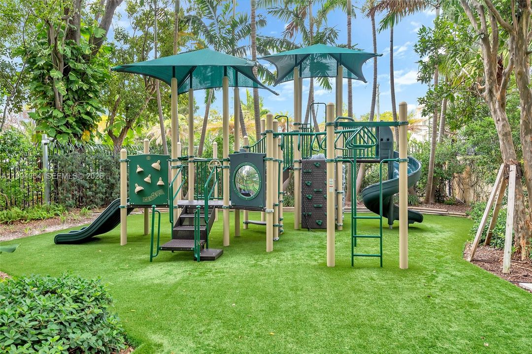 В аренду: $22,500 (4 спален, 5 ванн, 4030 Квадратных фут)