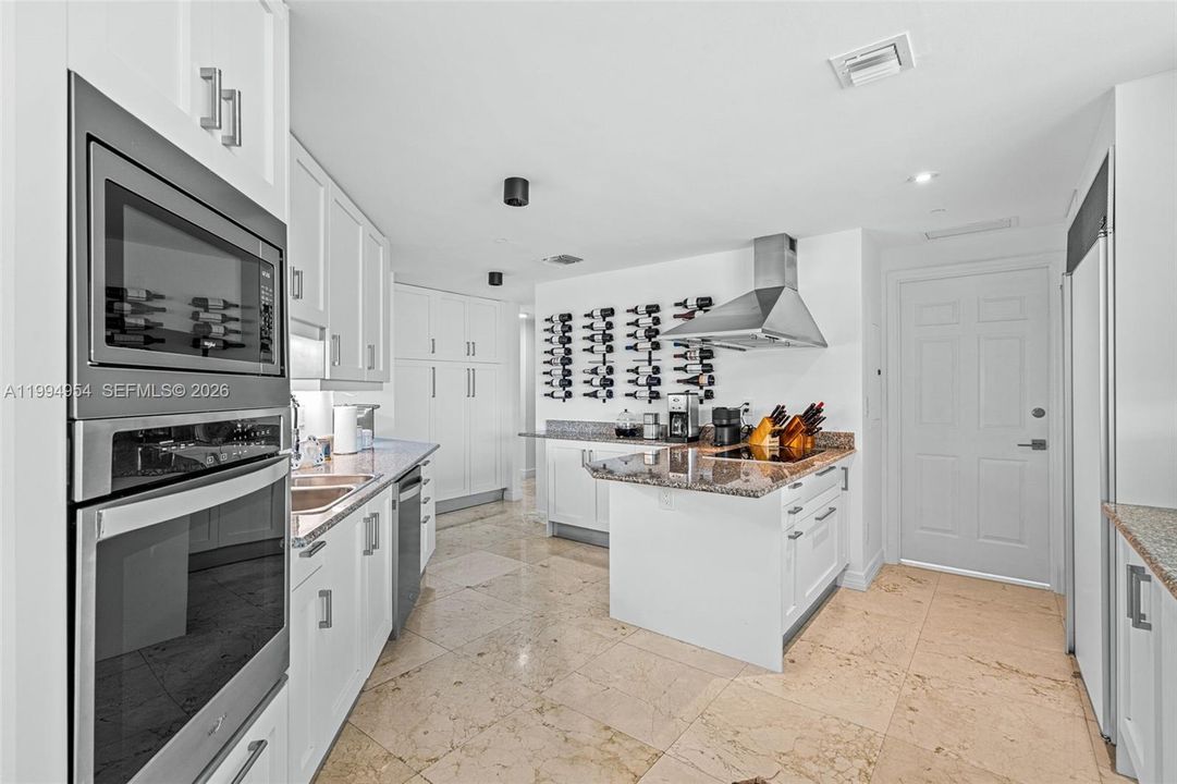 В аренду: $22,500 (4 спален, 5 ванн, 4030 Квадратных фут)