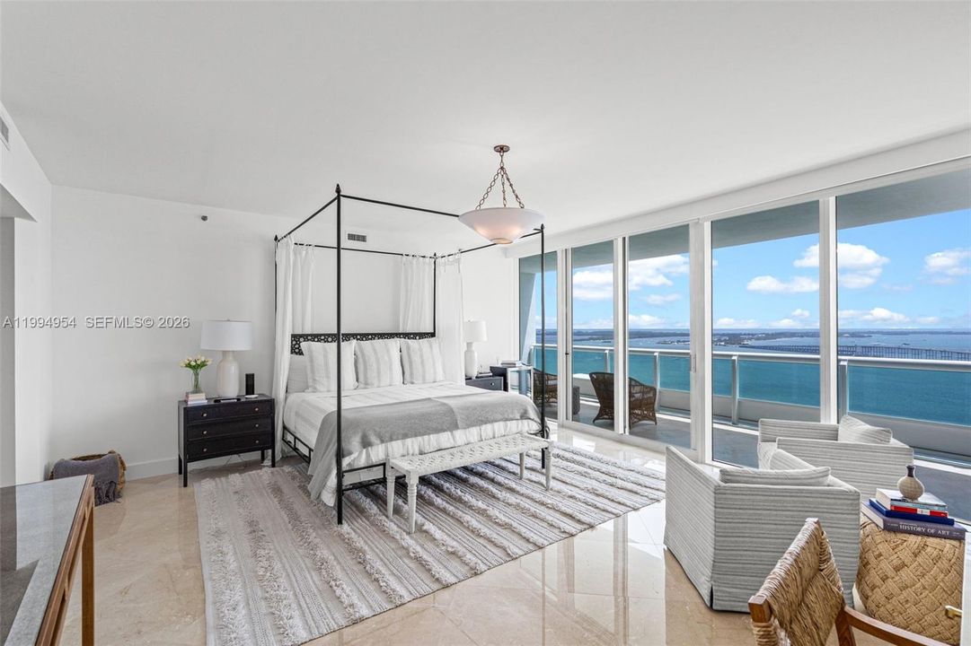 В аренду: $22,500 (4 спален, 5 ванн, 4030 Квадратных фут)