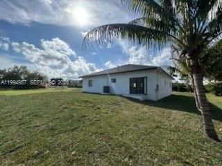 For Sale: $725,000 (4 beds, 3 baths, 2100 Square Feet)