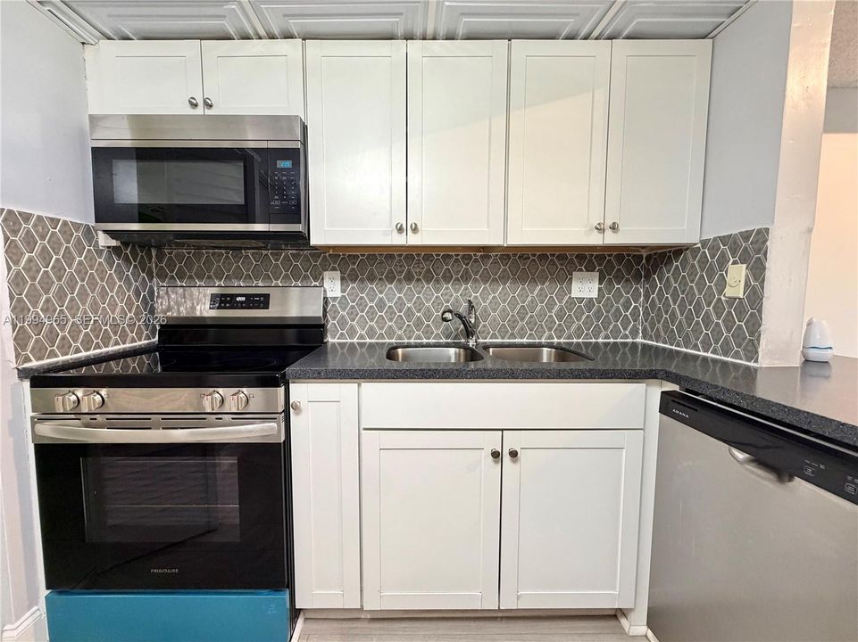 В аренду: $2,645 (3 спален, 2 ванн, 1110 Квадратных фут)