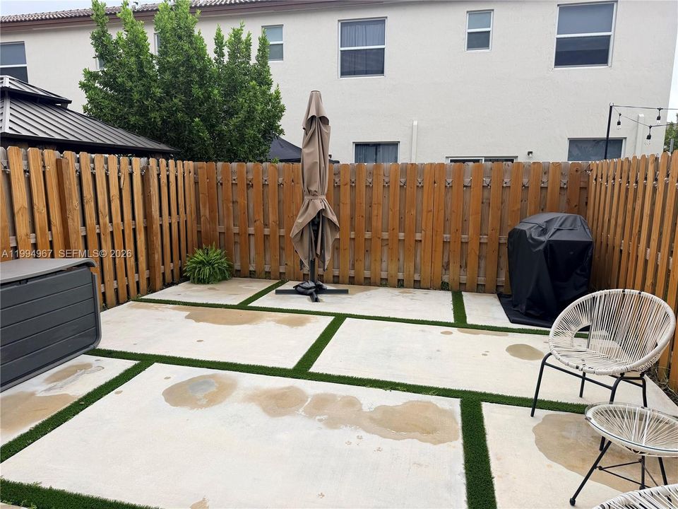 Active With Contract: $2,950 (3 beds, 3 baths, 1328 Square Feet)