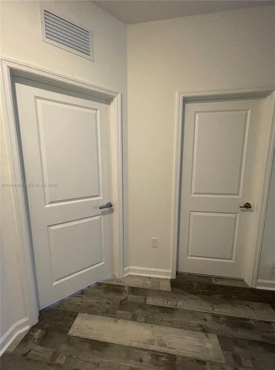 Active With Contract: $2,950 (3 beds, 3 baths, 1328 Square Feet)