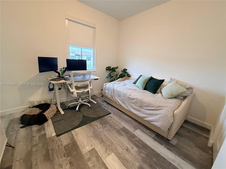 Active With Contract: $2,950 (3 beds, 3 baths, 1328 Square Feet)