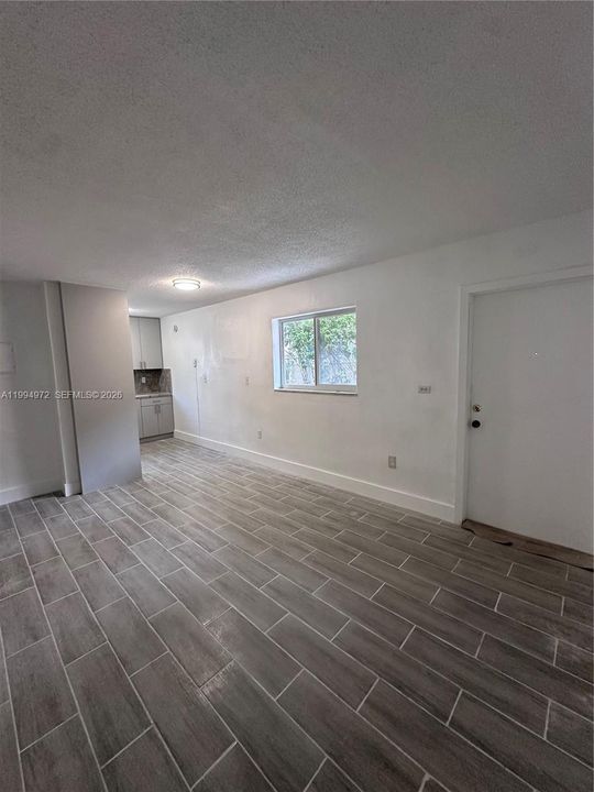 En Renta: $2,400 (2 camas, 2 baños, 3468 Pies cuadrados)