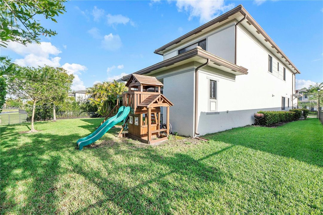 En Venta: $1,755,000 (6 camas, 6 baños, 4622 Pies cuadrados)
