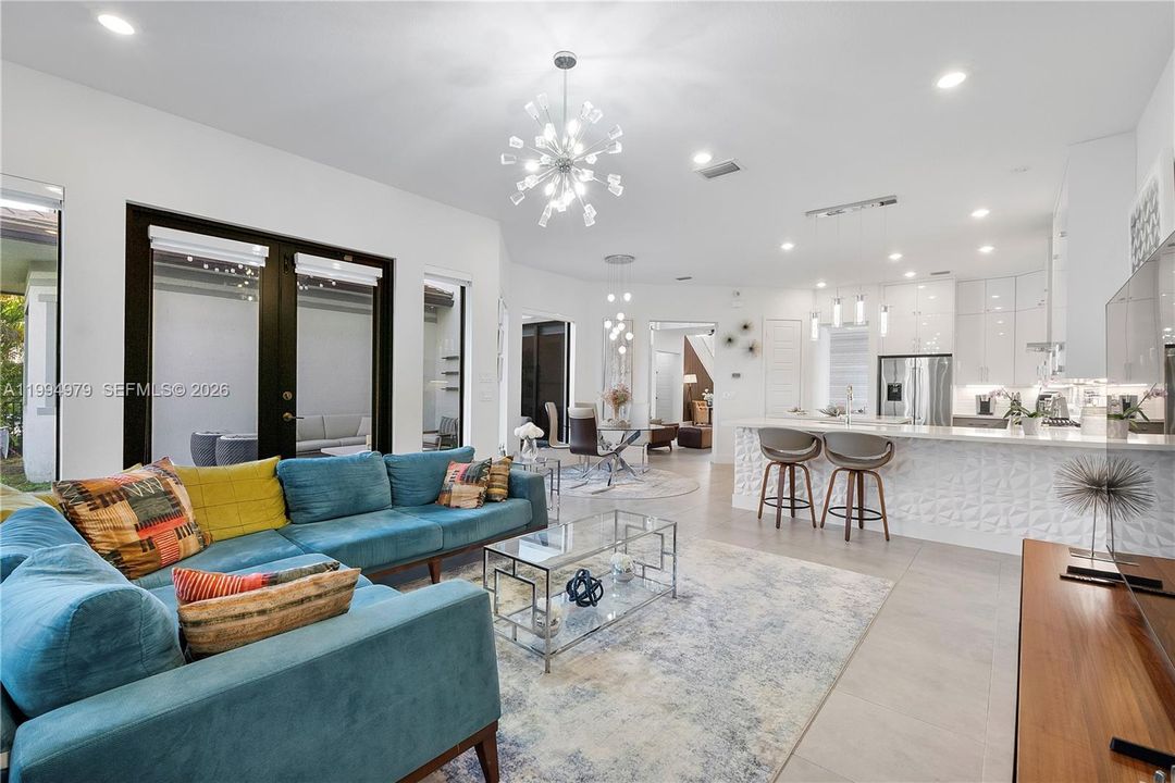 En Venta: $1,755,000 (6 camas, 6 baños, 4622 Pies cuadrados)