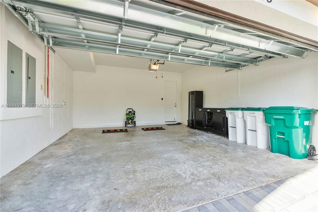 En Venta: $1,755,000 (6 camas, 6 baños, 4622 Pies cuadrados)