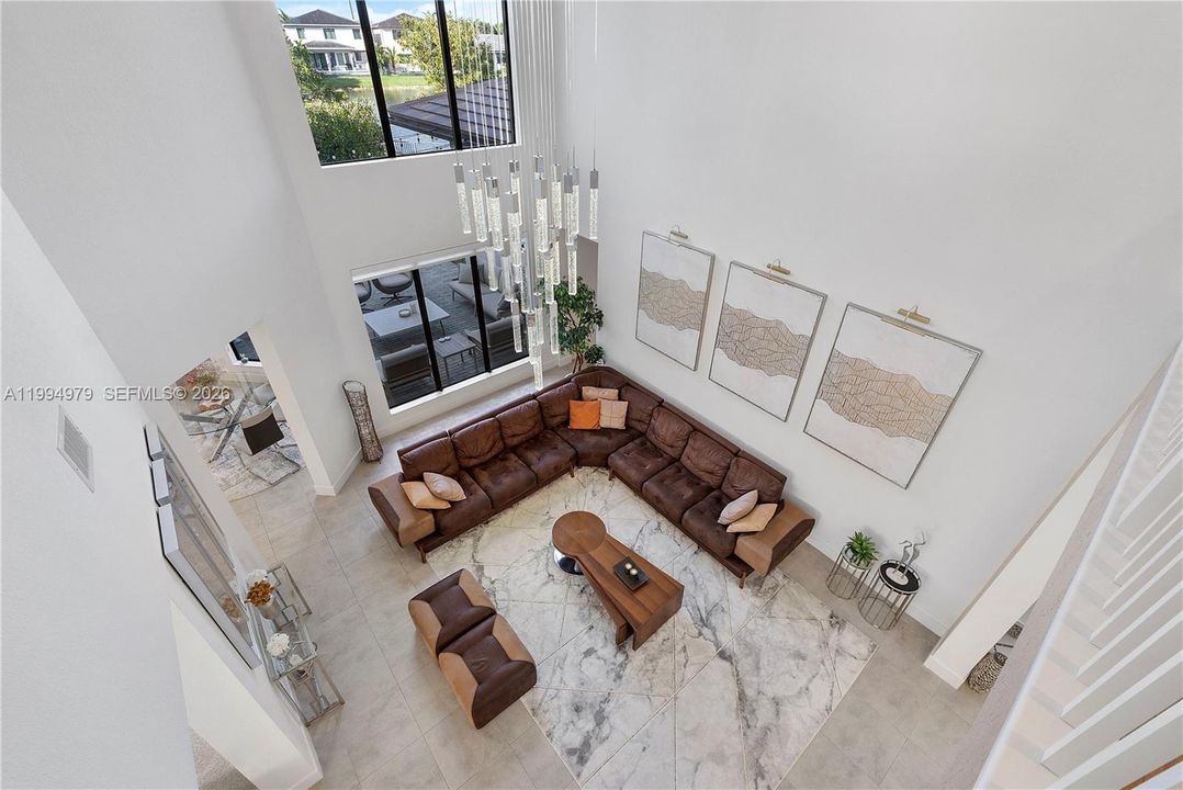 En Venta: $1,755,000 (6 camas, 6 baños, 4622 Pies cuadrados)