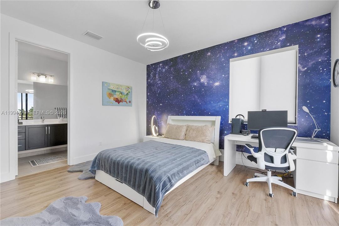 En Venta: $1,755,000 (6 camas, 6 baños, 4622 Pies cuadrados)