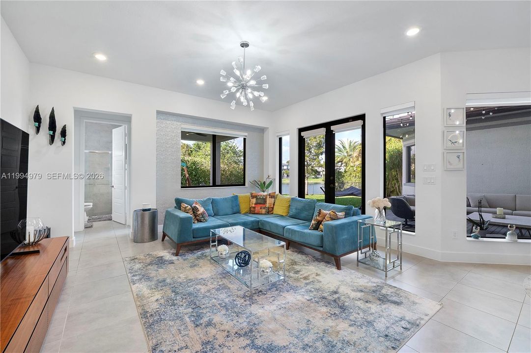 En Venta: $1,755,000 (6 camas, 6 baños, 4622 Pies cuadrados)