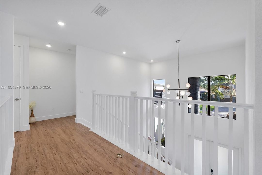 En Venta: $1,755,000 (6 camas, 6 baños, 4622 Pies cuadrados)