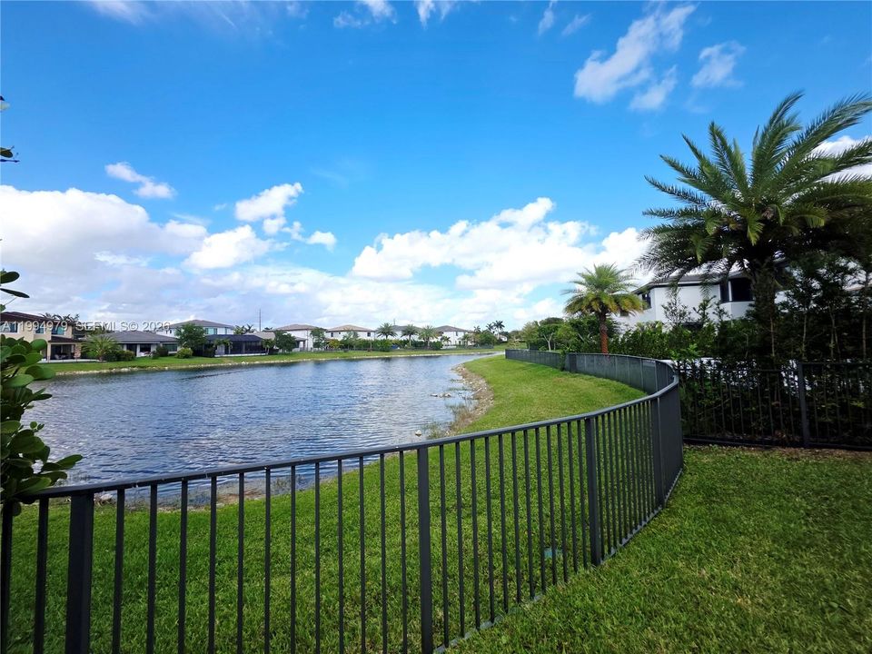 En Venta: $1,755,000 (6 camas, 6 baños, 4622 Pies cuadrados)