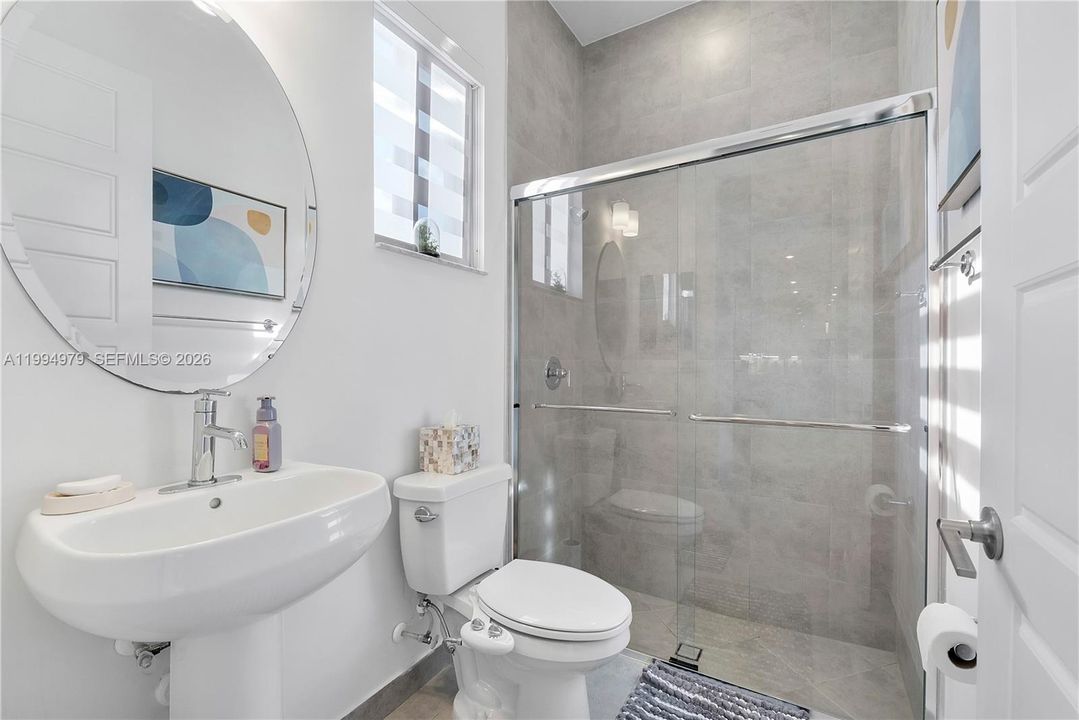 En Venta: $1,755,000 (6 camas, 6 baños, 4622 Pies cuadrados)