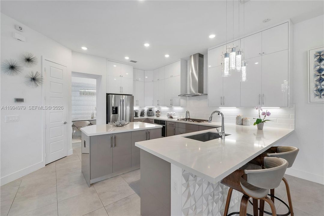 En Venta: $1,755,000 (6 camas, 6 baños, 4622 Pies cuadrados)