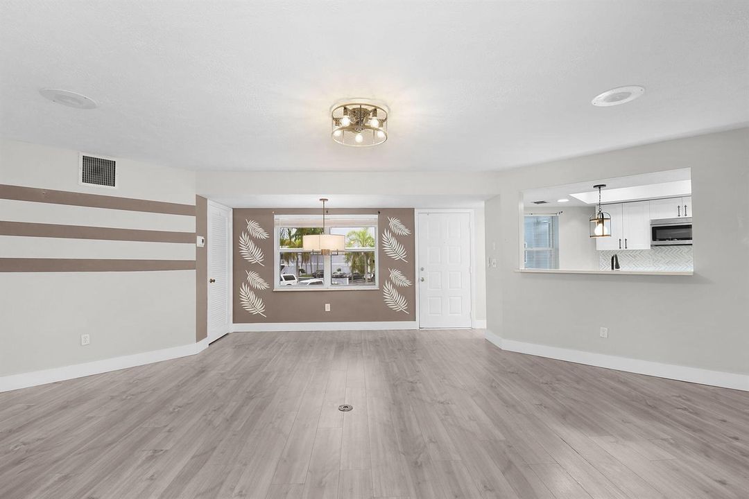 BEAUTIFUL LAMINATE FLOORS