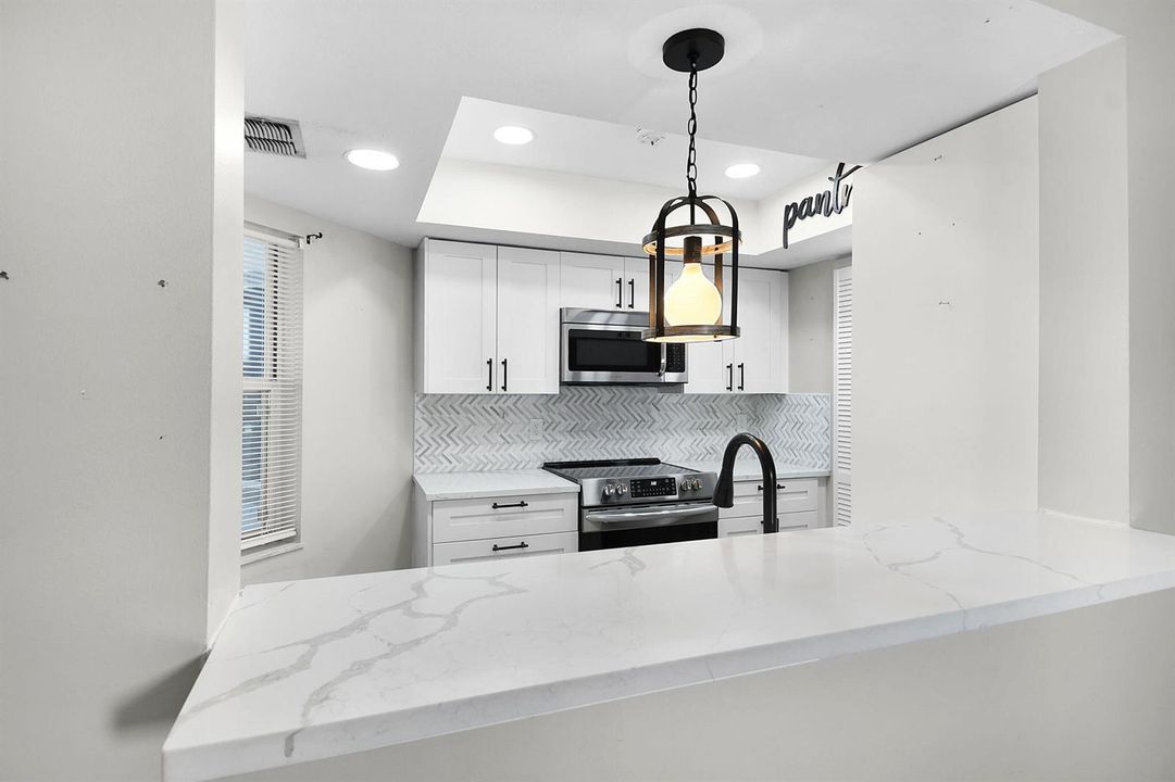 QUARTZ COUNTERTOPS