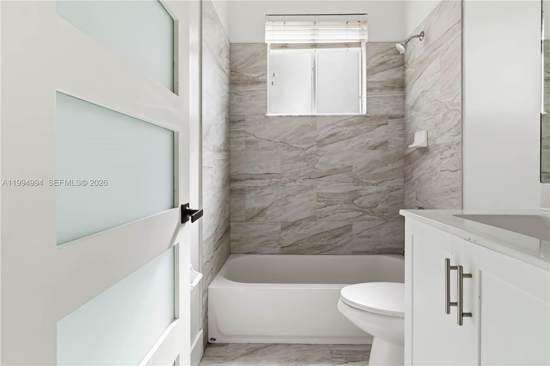 Active With Contract: $340,000 (3 beds, 2 baths, 1189 Square Feet)