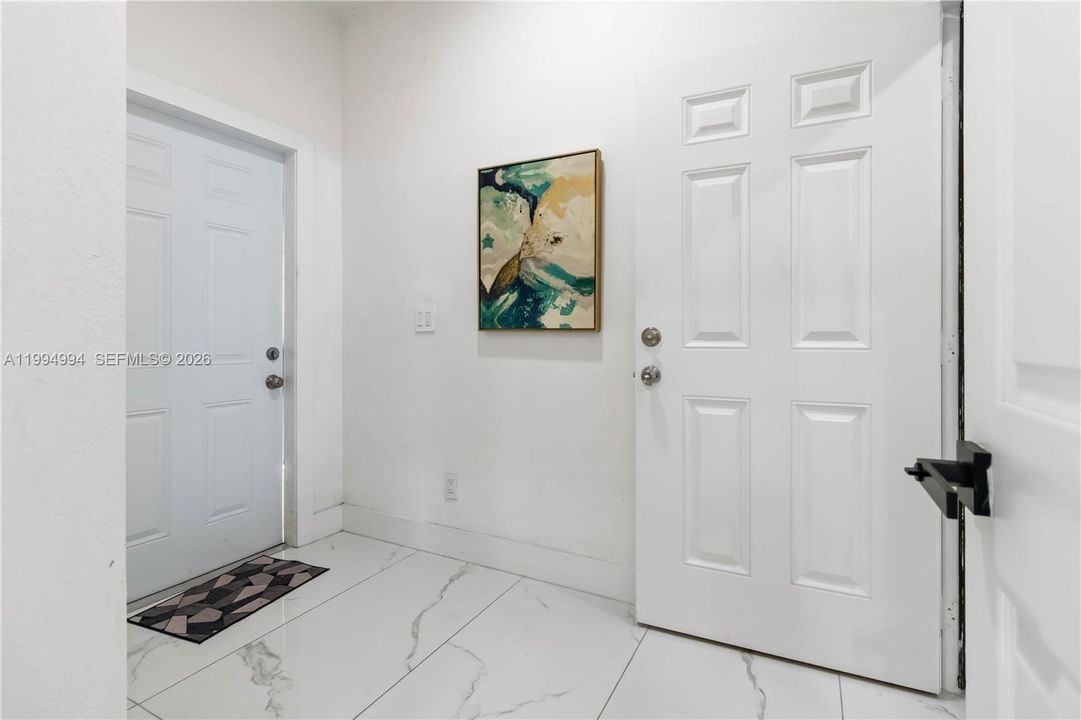 Active With Contract: $340,000 (3 beds, 2 baths, 1189 Square Feet)