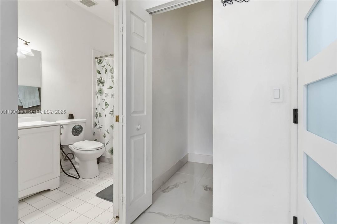 Active With Contract: $340,000 (3 beds, 2 baths, 1189 Square Feet)