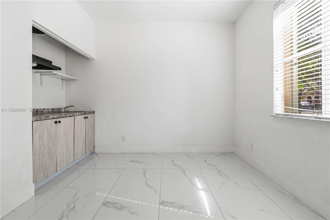 Active With Contract: $340,000 (3 beds, 2 baths, 1189 Square Feet)