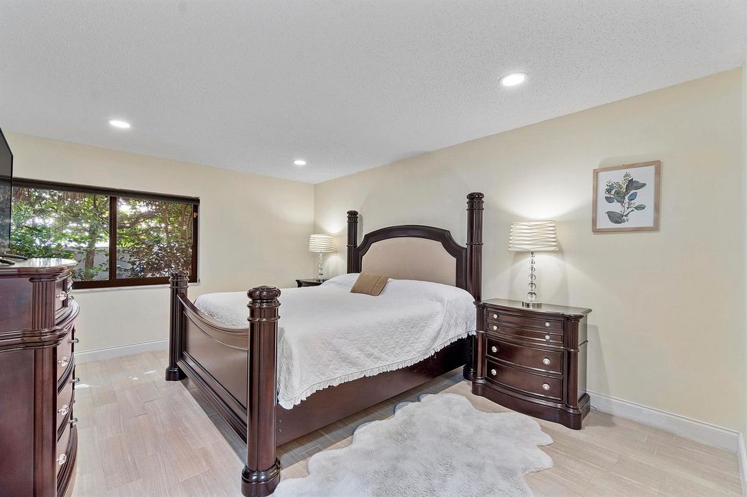 250 S Ocean Blvd U274_007