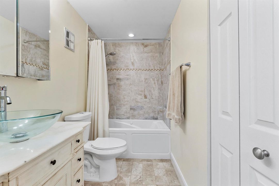 250 S Ocean Blvd U274_010