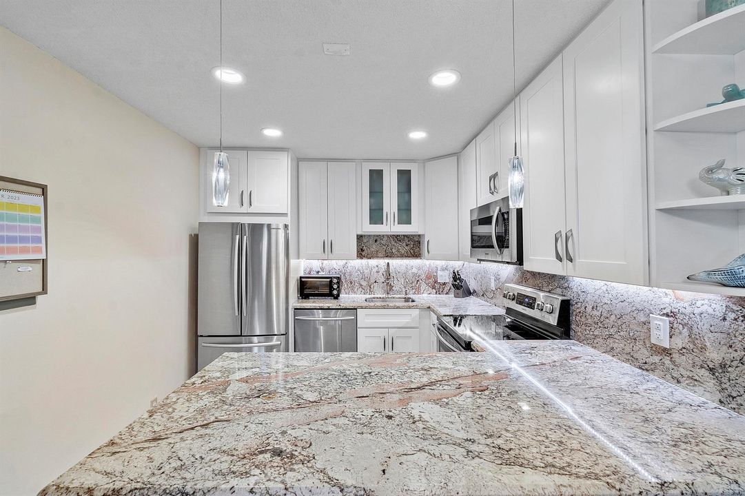 250 S Ocean Blvd U274_021