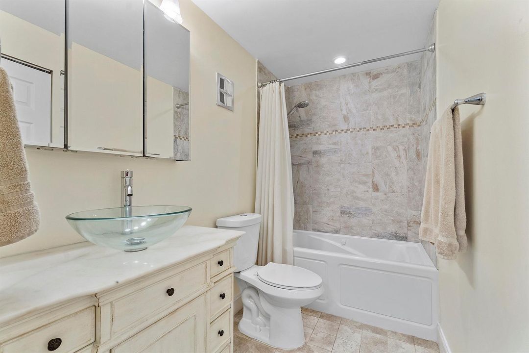 250 S Ocean Blvd U274_009