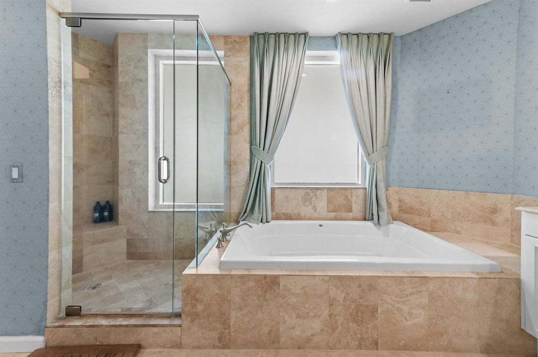 15 Bathroom 03