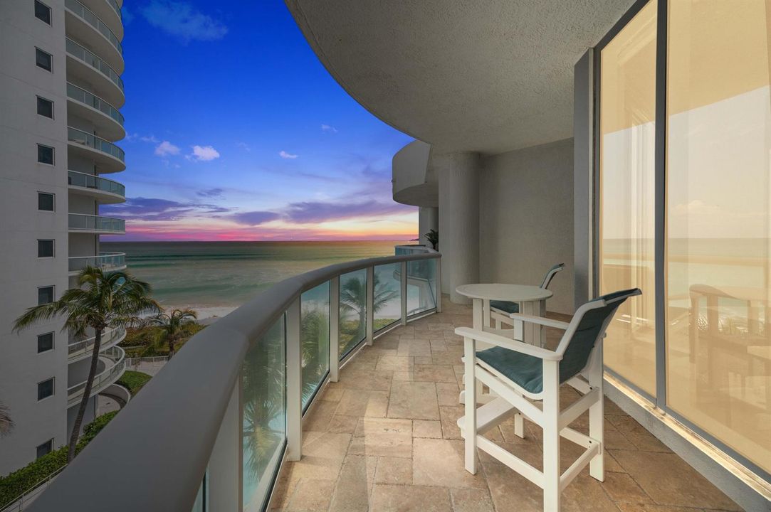 39 Balcony 02-tw