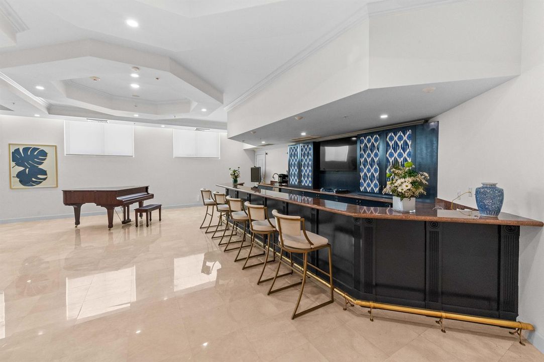 47 Clubhouse 03
