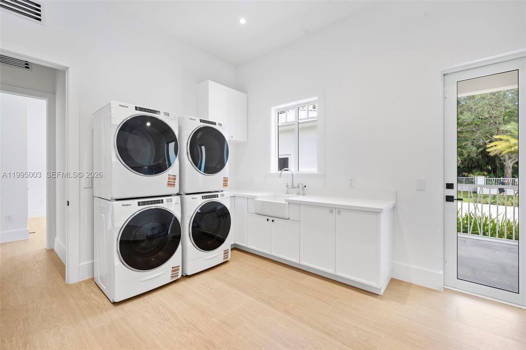 En Venta: $7,968,000 (8 camas, 9 baños, 6928 Pies cuadrados)