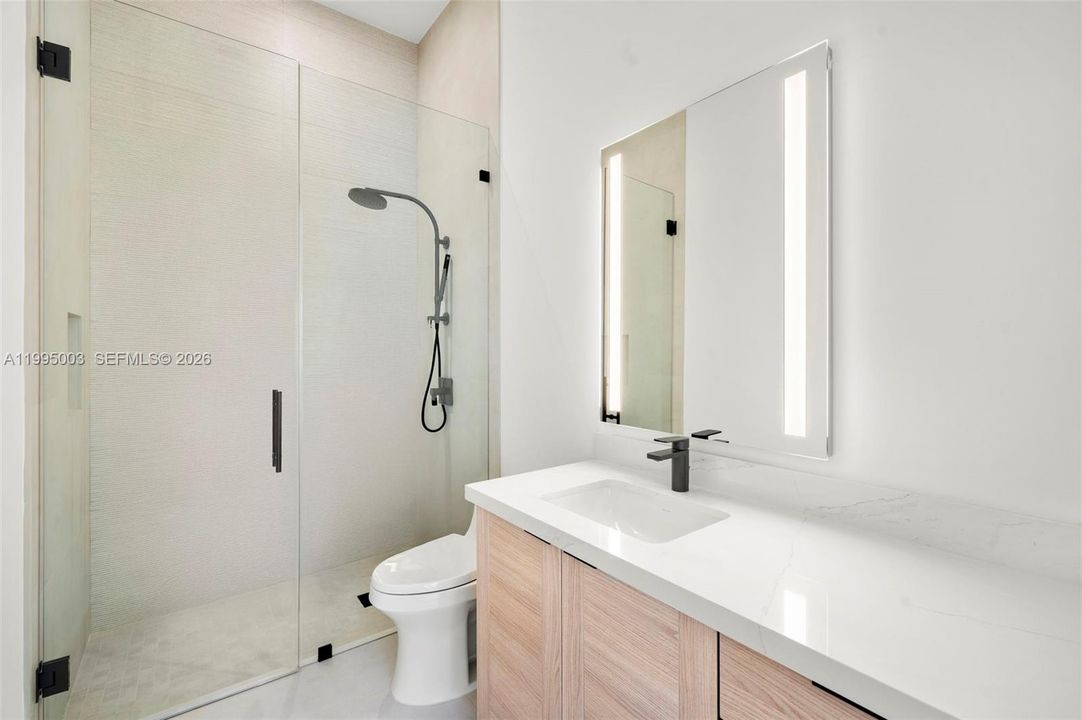 En Venta: $7,968,000 (8 camas, 9 baños, 6928 Pies cuadrados)