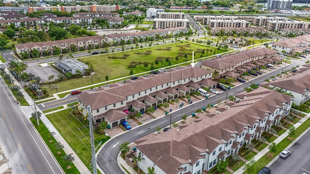 На продажу: $495,000 (4 спален, 2 ванн, 1872 Квадратных фут)