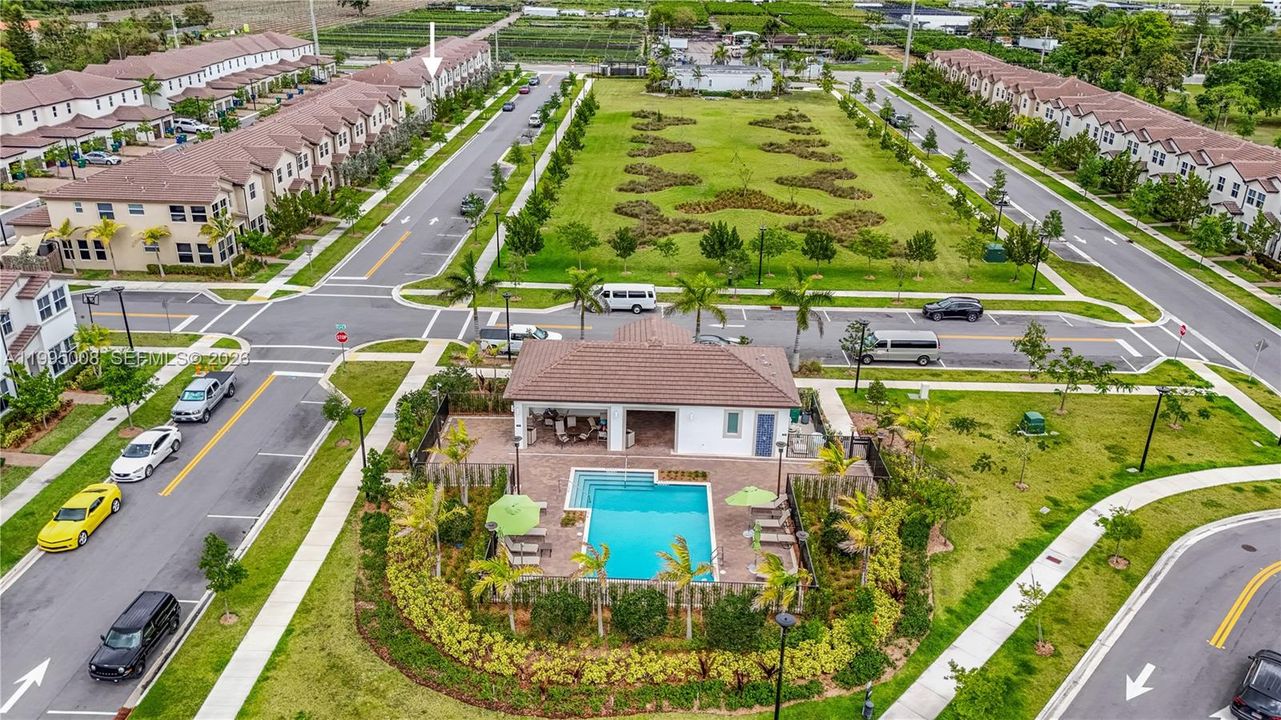 На продажу: $495,000 (4 спален, 2 ванн, 1872 Квадратных фут)