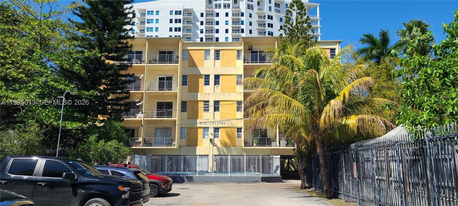 На продажу: $249,900 (2 спален, 1 ванн, 707 Квадратных фут)