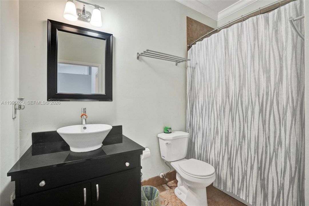 For Sale: $405,000 (2 beds, 2 baths, 1320 Square Feet)