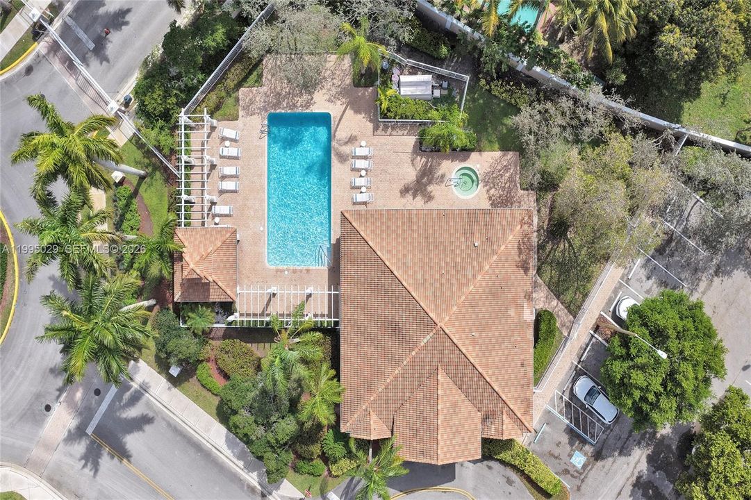 For Sale: $405,000 (2 beds, 2 baths, 1320 Square Feet)