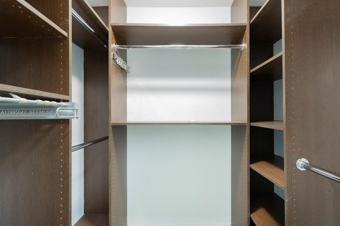 En Venta: $215,000 (1 camas, 1 baños, 898 Pies cuadrados)