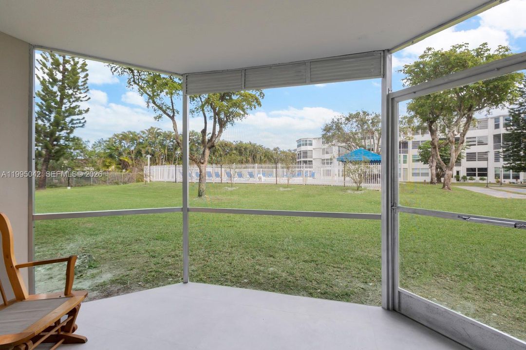 En Venta: $215,000 (1 camas, 1 baños, 898 Pies cuadrados)