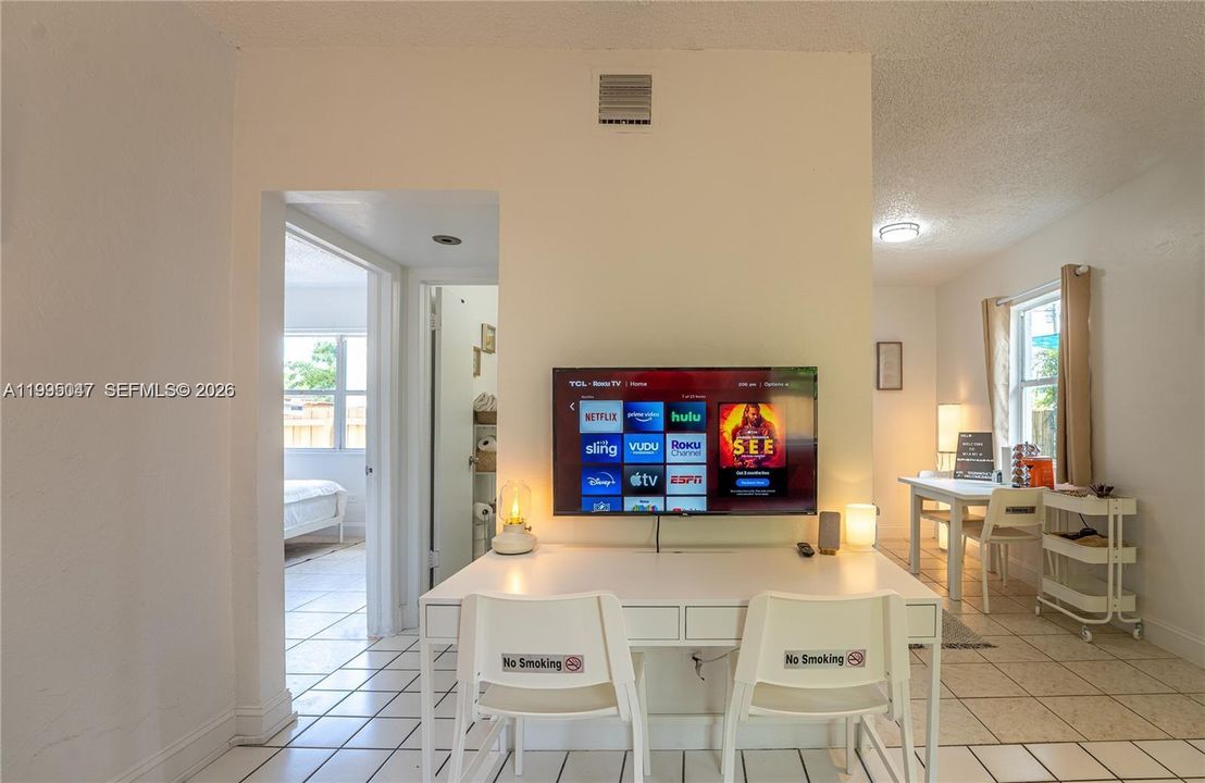 Active With Contract: $449,900 (2 beds, 2 baths, 1008 Square Feet)