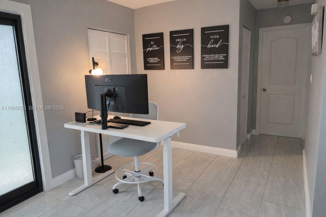 Activo con contrato: $640,000 (3 camas, 2 baños, 1724 Pies cuadrados)